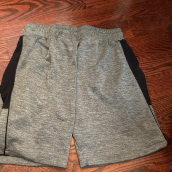 Game time Shorts Mens size Medium  Gray black stripes. Excellent condition - Picture 2 of 5